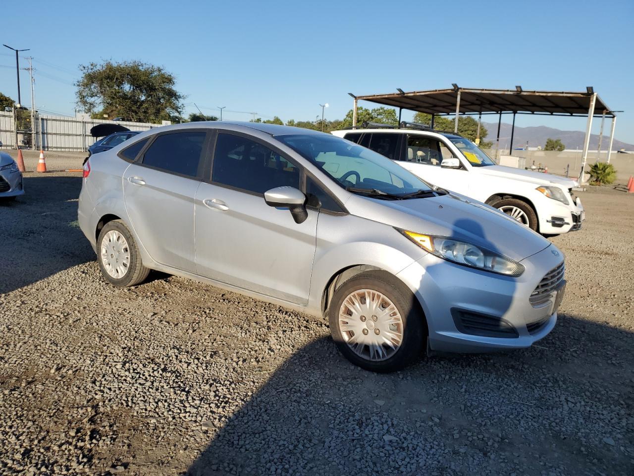 2016 Ford Fiesta S - zdjęcie 4