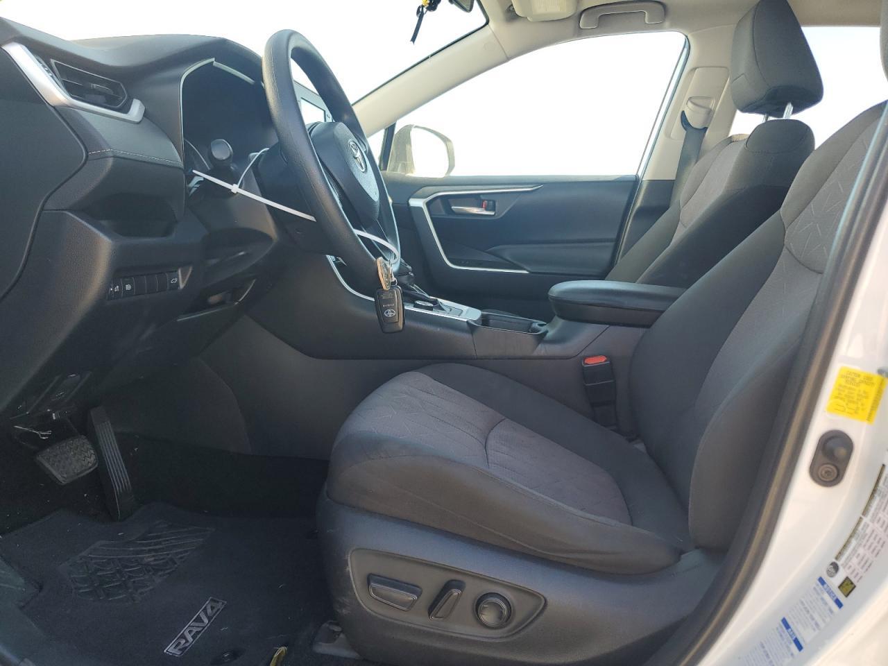 2019 Toyota RAV 4 - zdjęcie 7