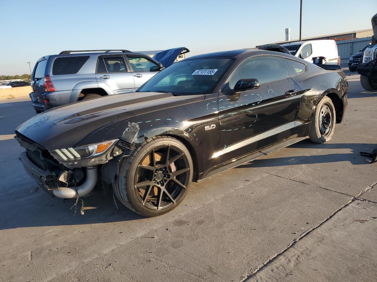 2017 Ford Mustang - zdjęcie główne