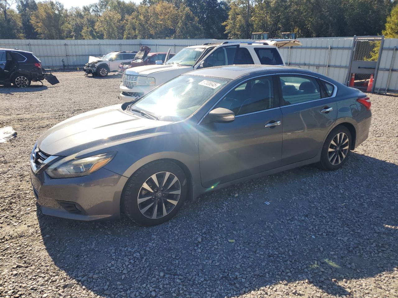 2016 Nissan Altima - zdjęcie główne
