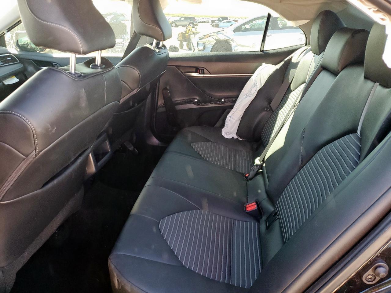 2024 Toyota Camry - zdjęcie 10