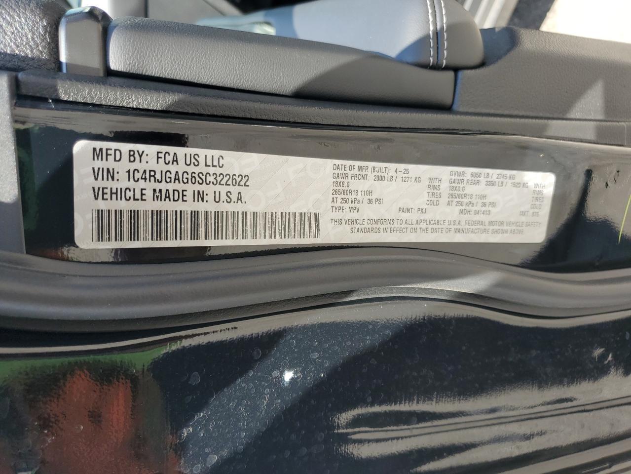 2025 Jeep Grand Cherokee Laredo - zdjęcie 13