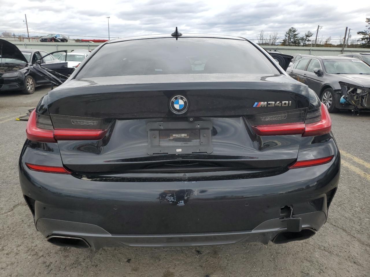 2020 BMW Seria 3 - zdjęcie 6