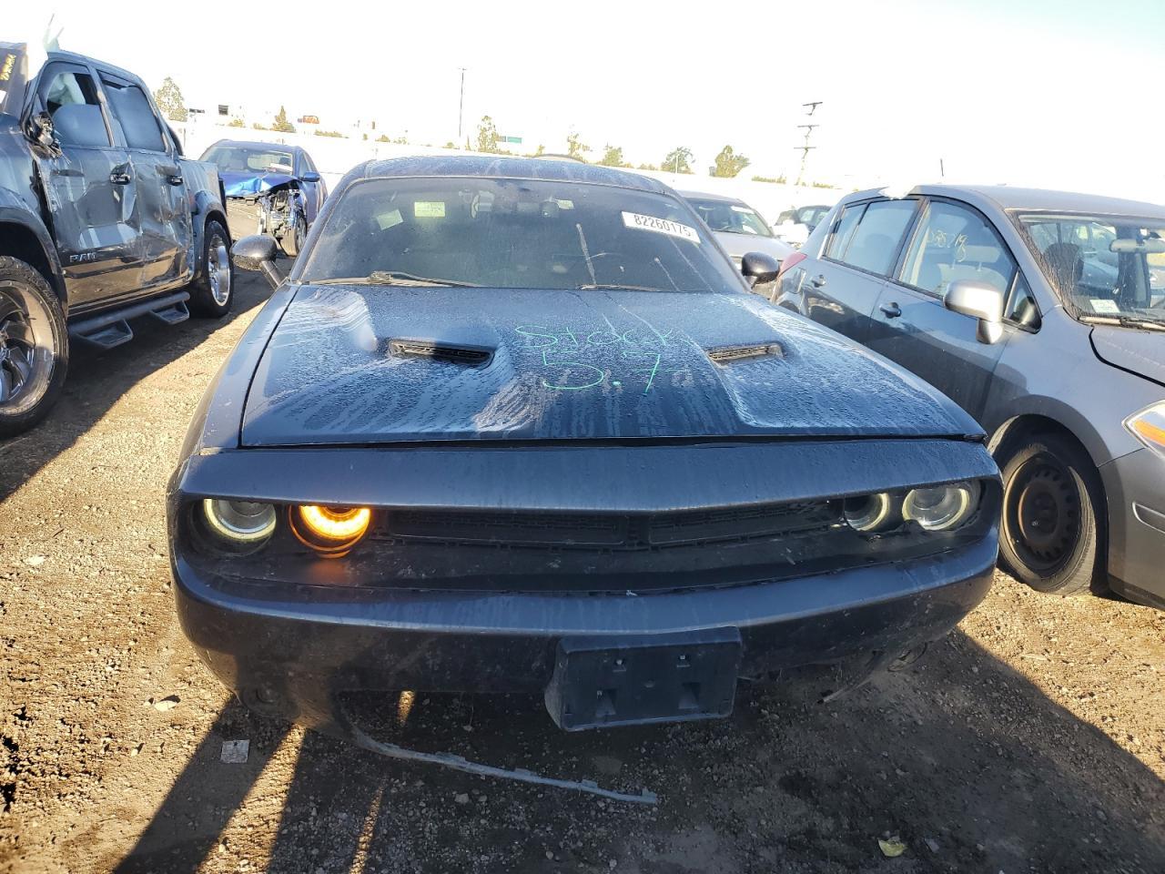 2017 Dodge Challenger - zdjęcie 5