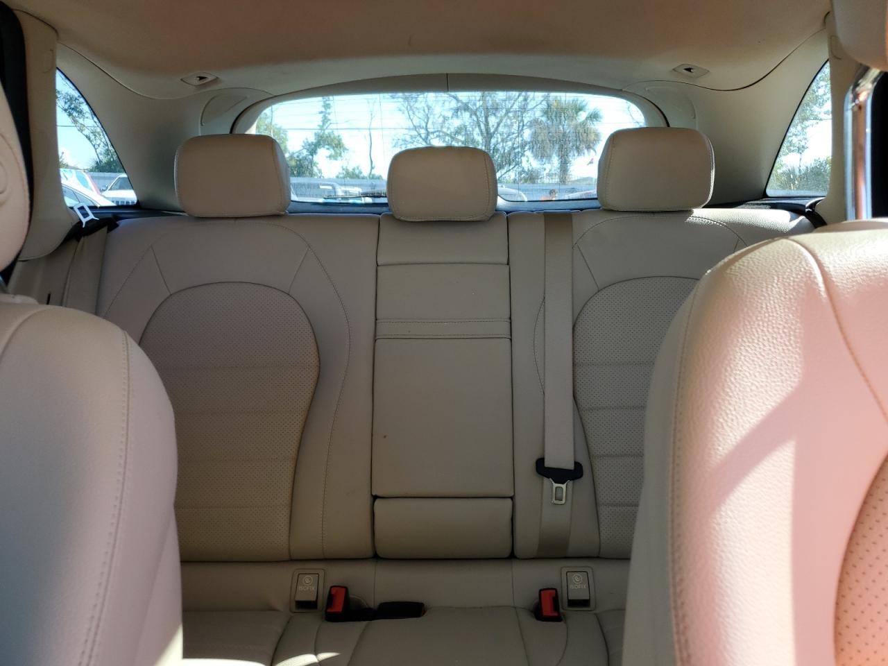 2019 Mercedes-Benz GLC - zdjęcie 10