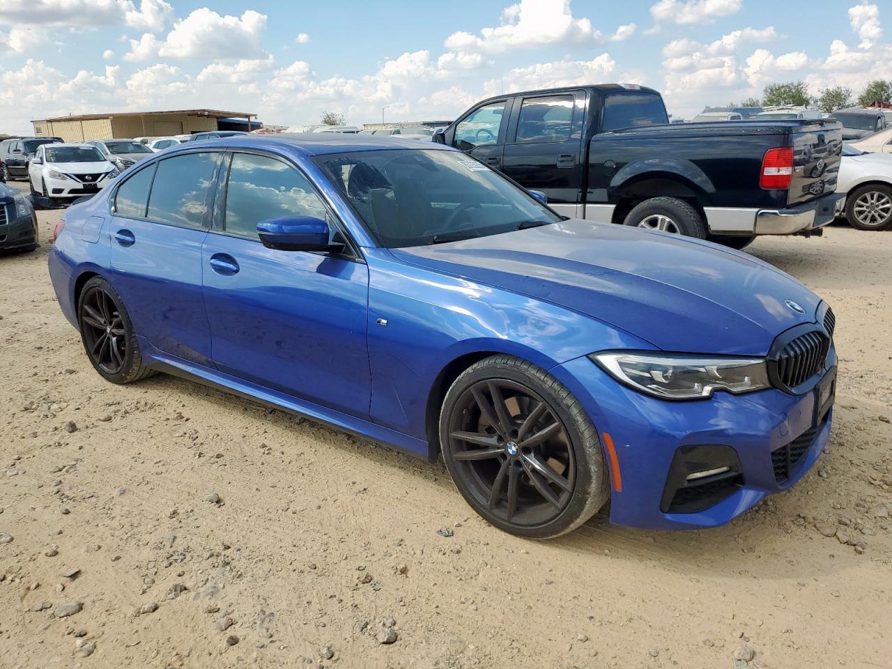 2021 BMW 330I - zdjęcie 4