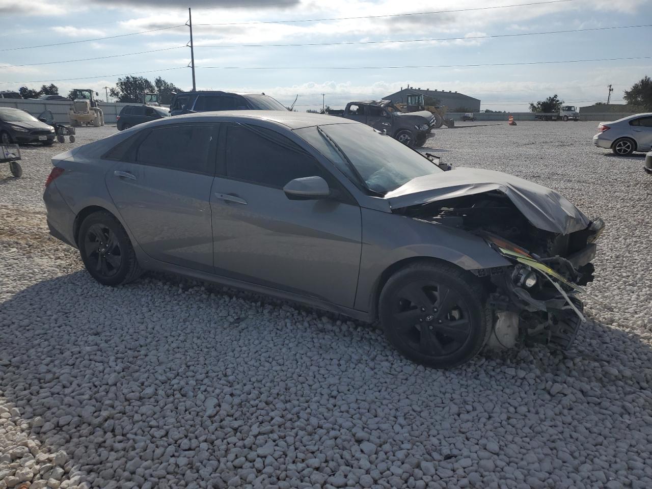 2021 Hyundai Elantra - zdjęcie 4