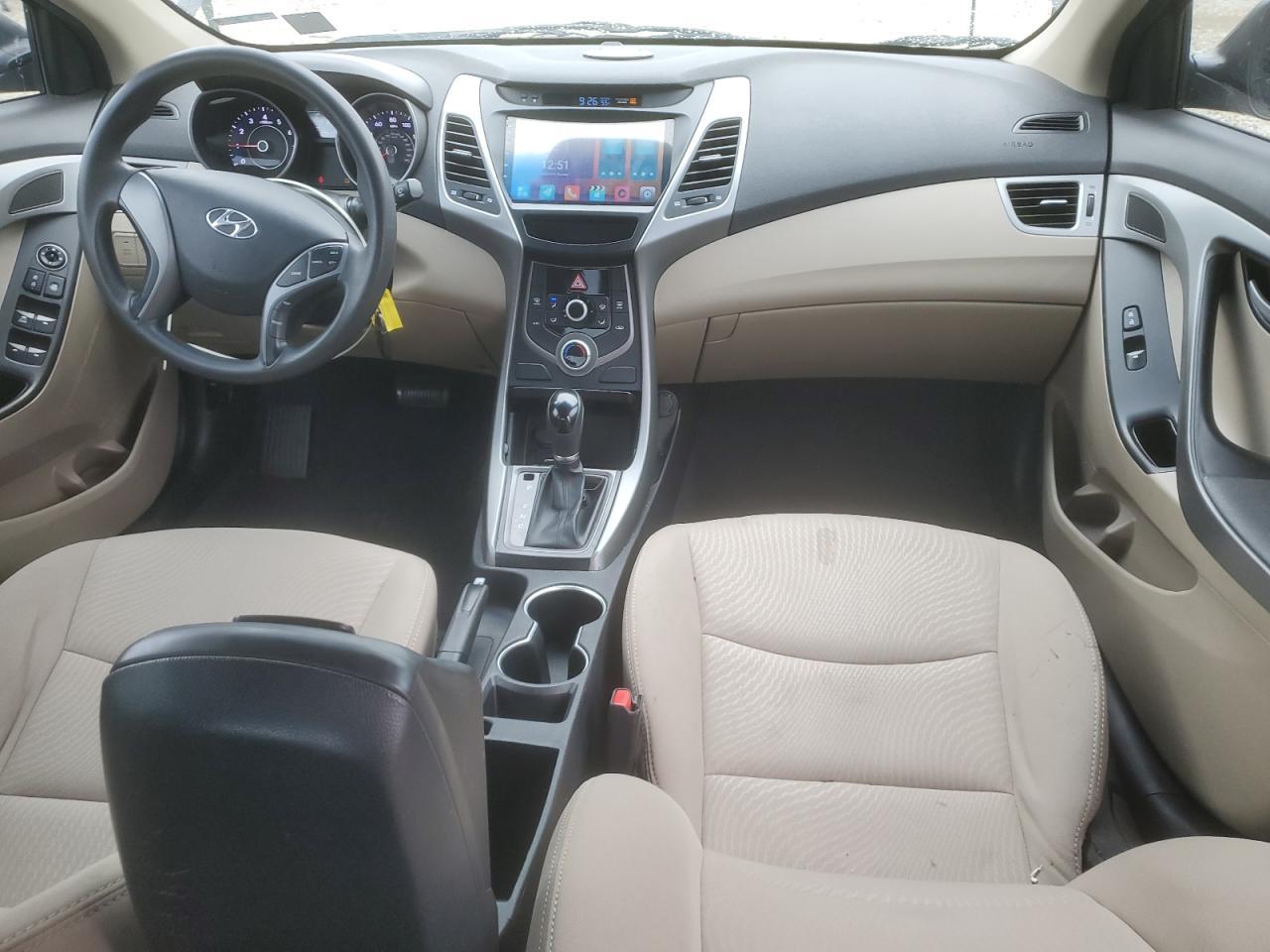 2016 Hyundai Elantra - zdjęcie 8