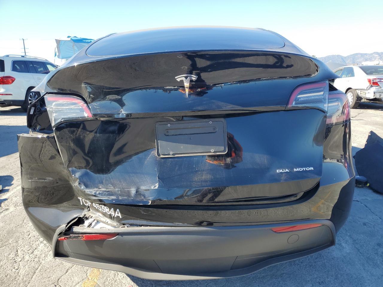 2024 Tesla Model Y - zdjęcie 6