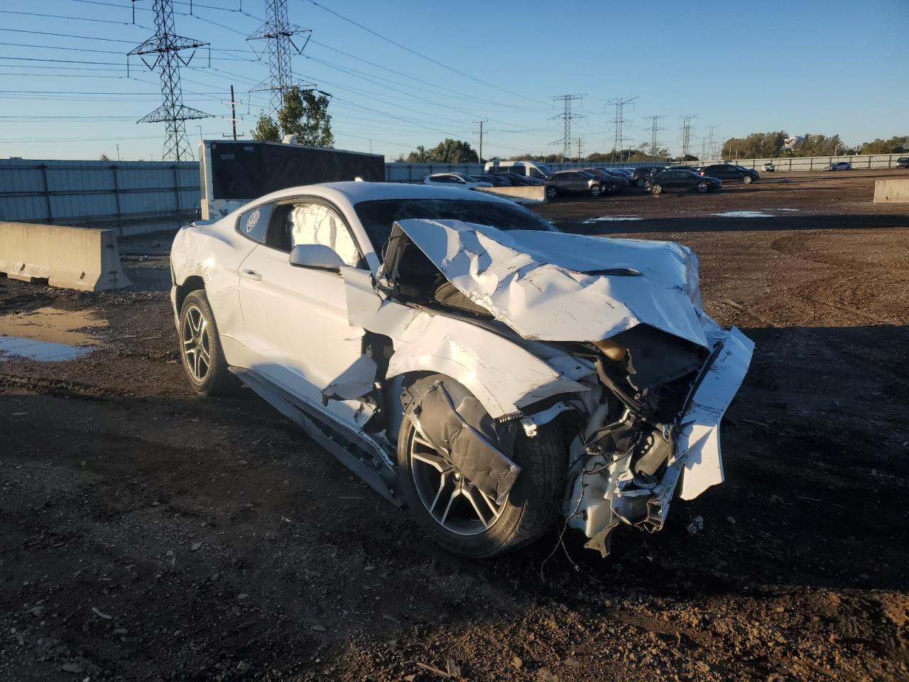 2021 Ford Mustang - zdjęcie 4