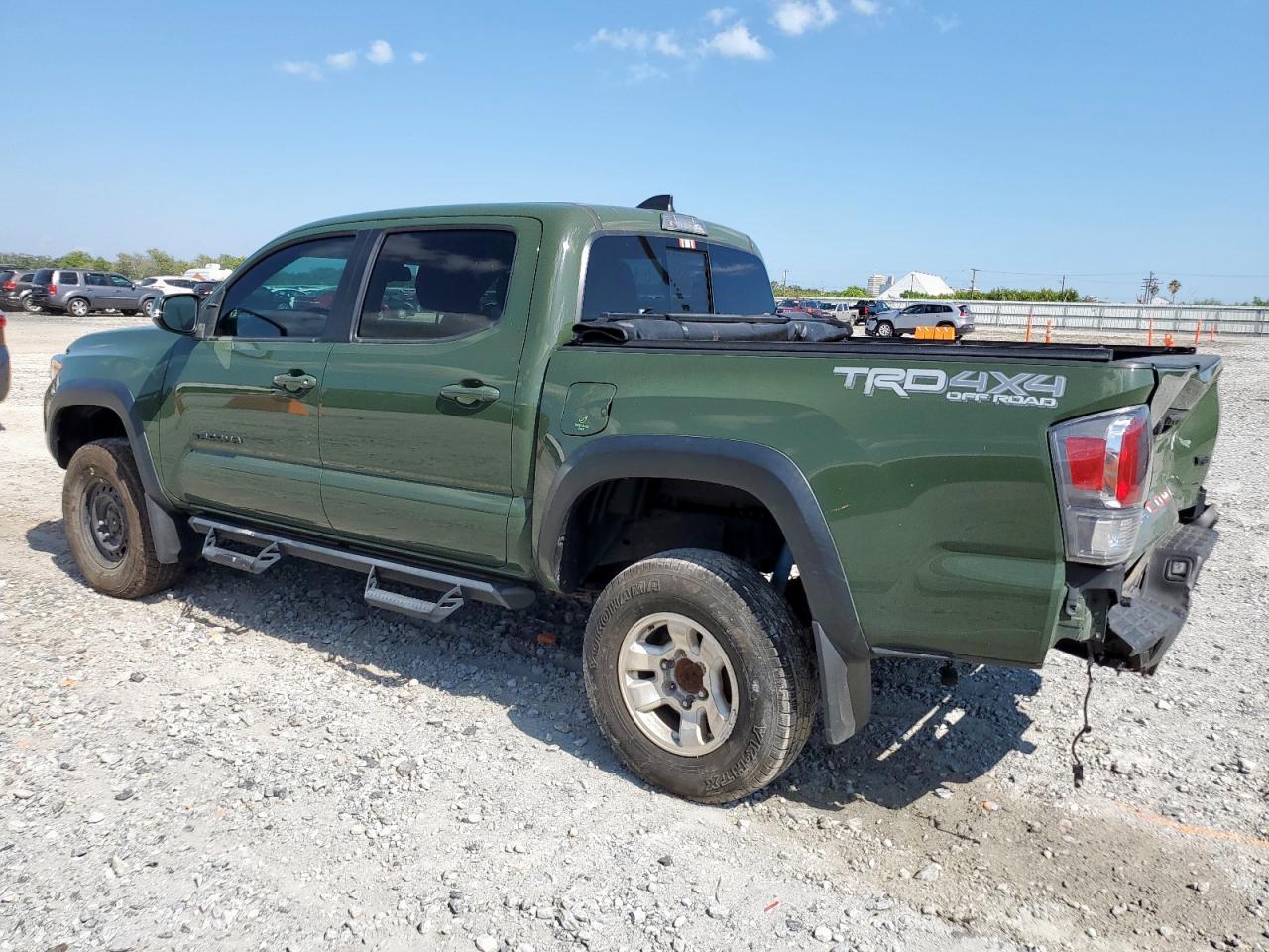 2021 Toyota Tacoma - zdjęcie 2