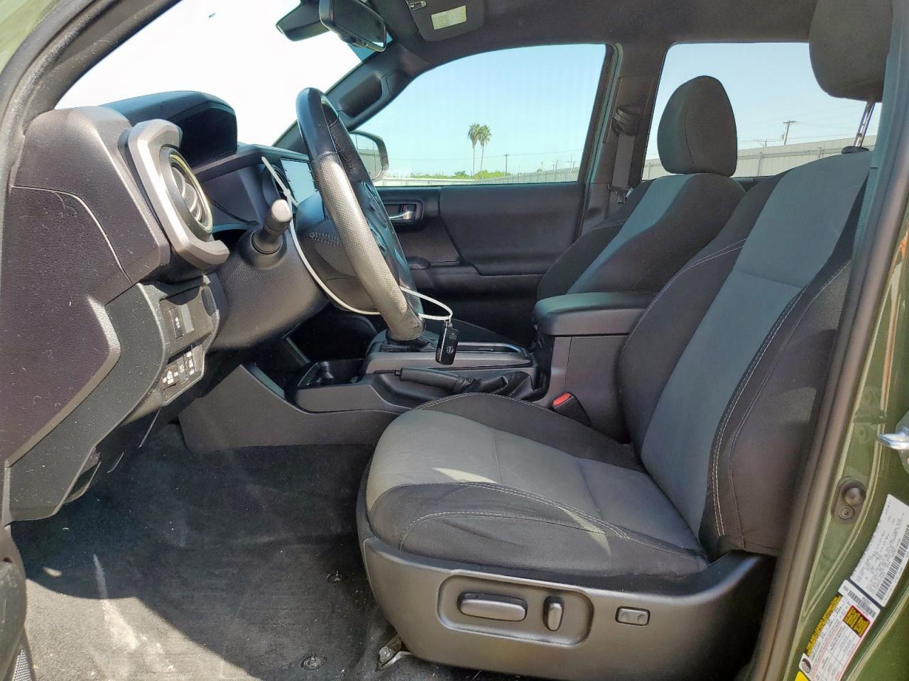 2021 Toyota Tacoma - zdjęcie 7