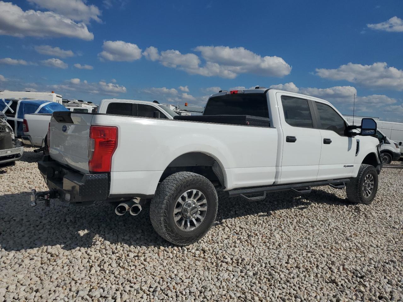 2022 Ford F250 - zdjęcie 3
