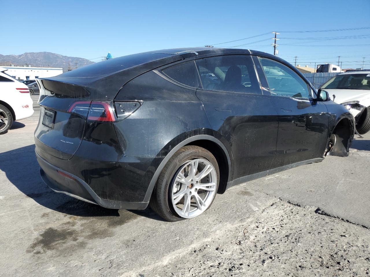 2024 Tesla Y - zdjęcie 3