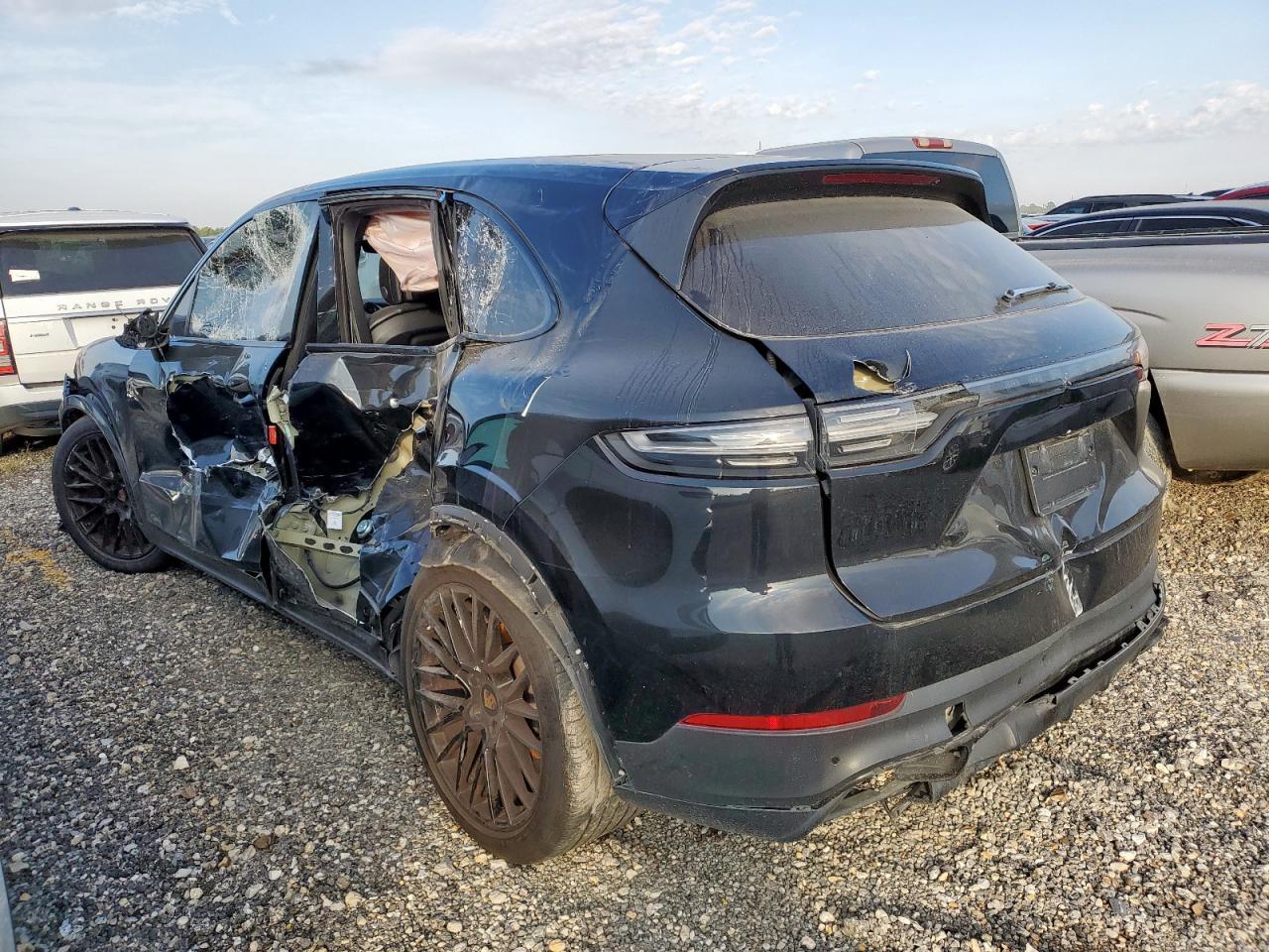 2023 Porsche Cayenne S - zdjęcie 2
