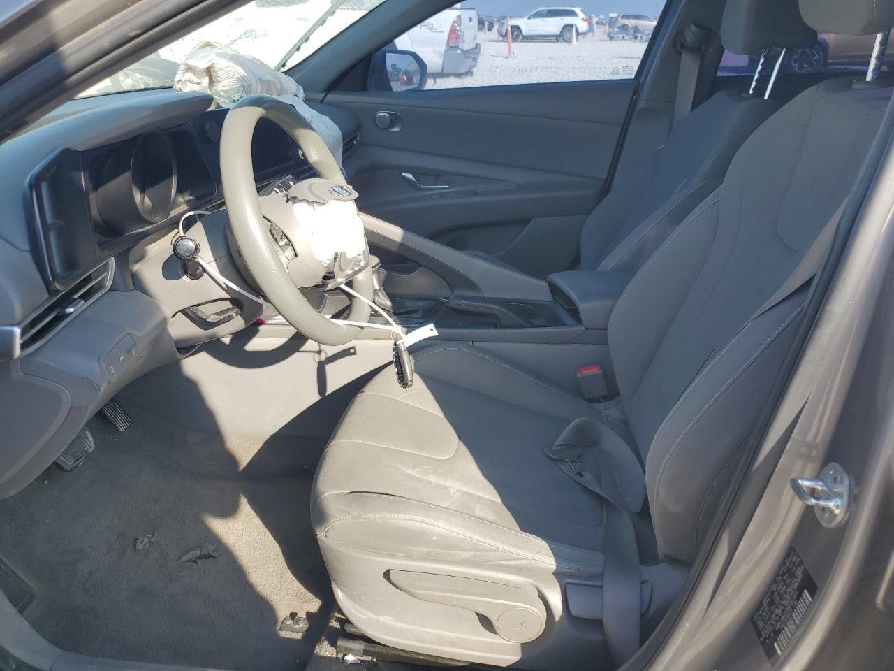 2021 Hyundai Elantra - zdjęcie 7