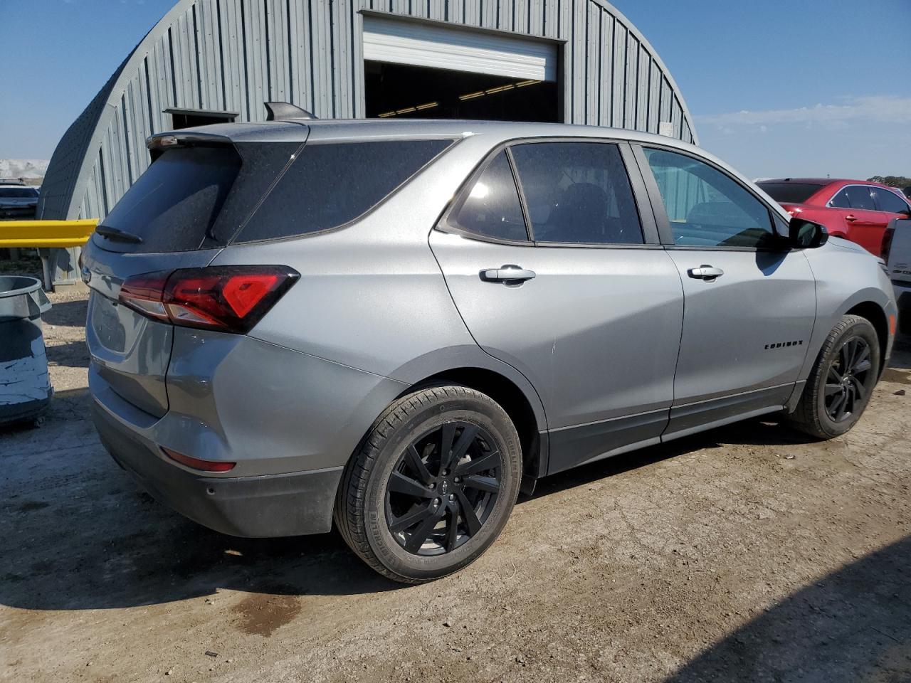 2023 Chevrolet Equinox Ls - zdjęcie 3