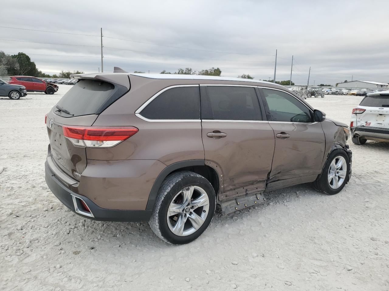 2017 Toyota Highlander - zdjęcie 3