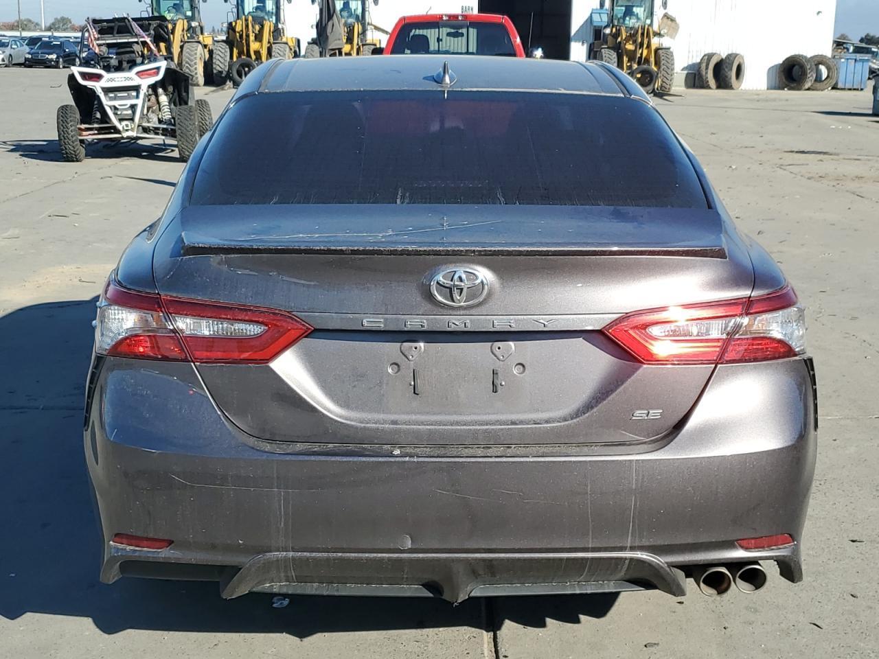 2018 Toyota Camry - zdjęcie 6