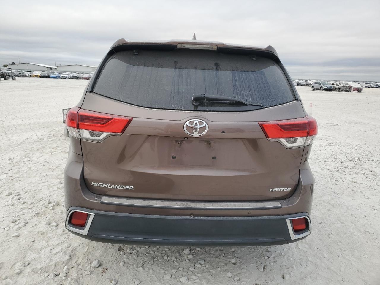 2017 Toyota Highlander - zdjęcie 6