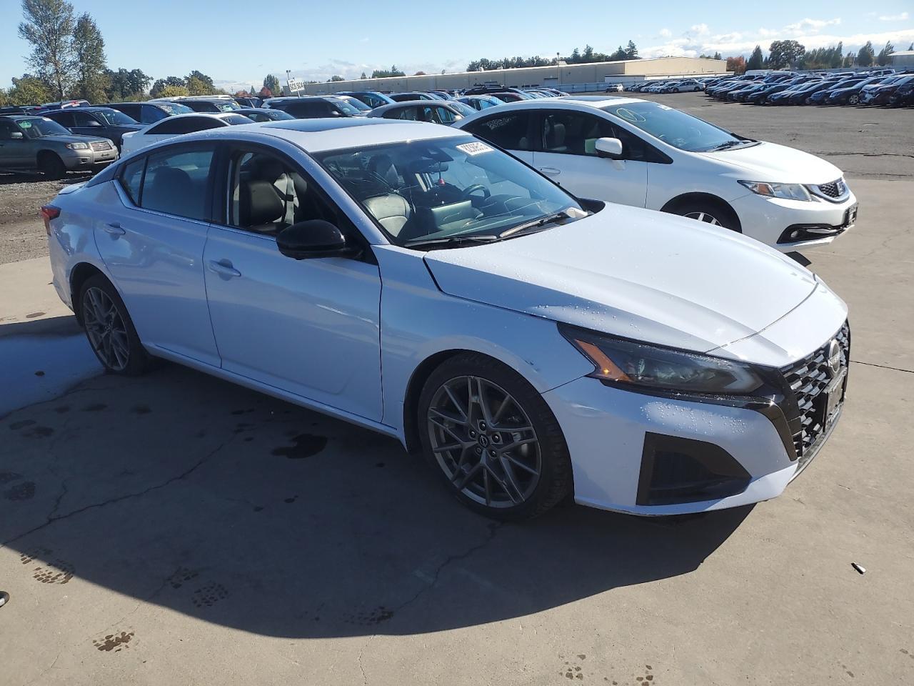 2023 Nissan Altima Sr - zdjęcie 4