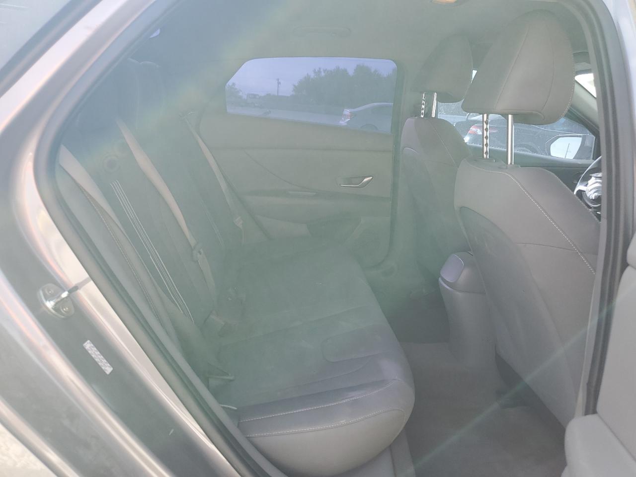 2021 Hyundai Elantra - zdjęcie 10