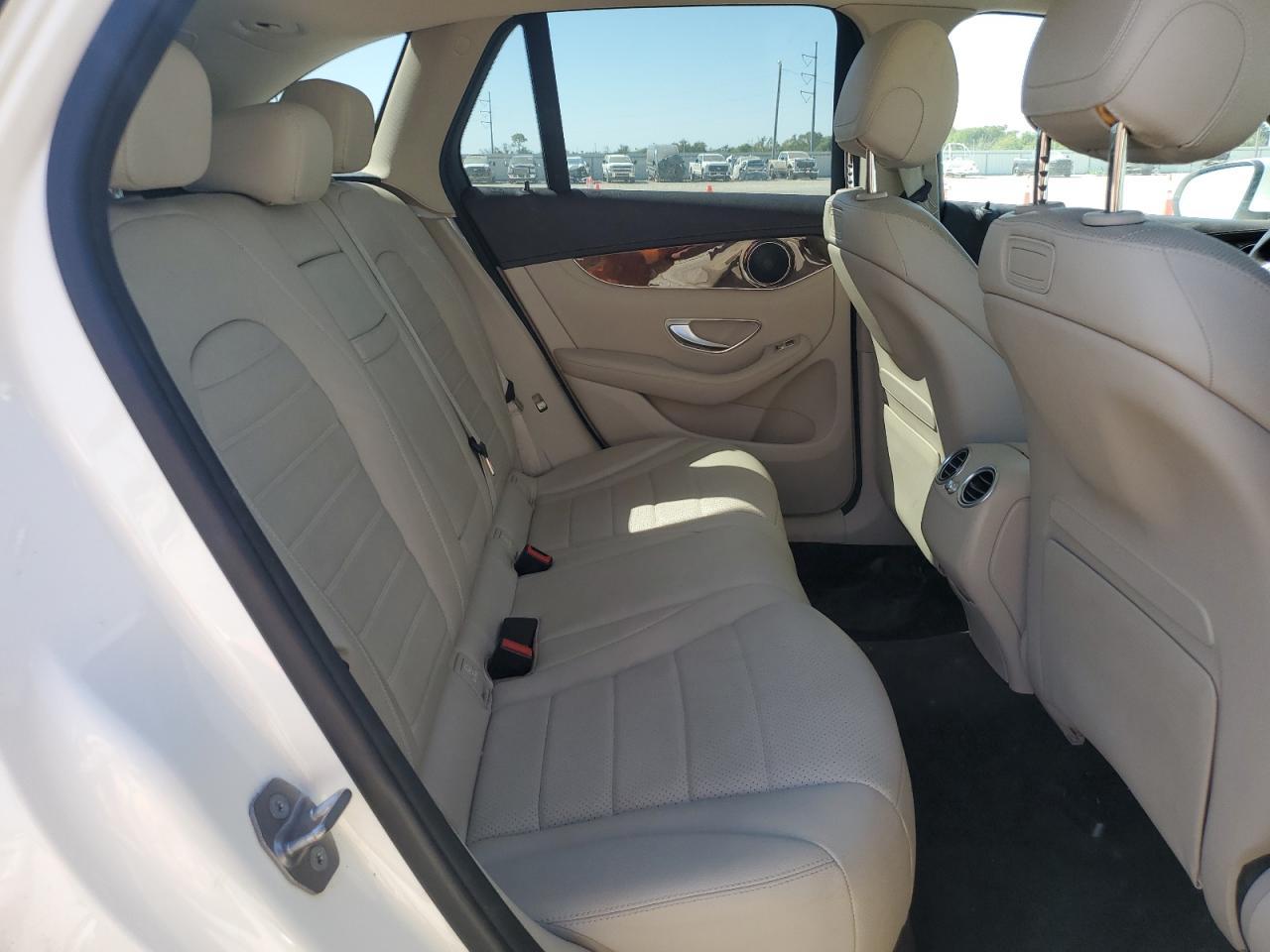 2018 Mercedes-Benz GLC - zdjęcie 11