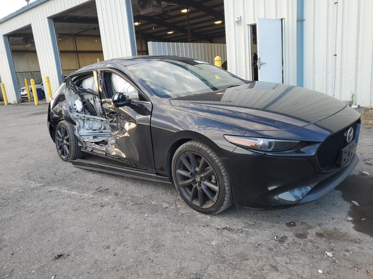 2022 Mazda 3 - zdjęcie 4
