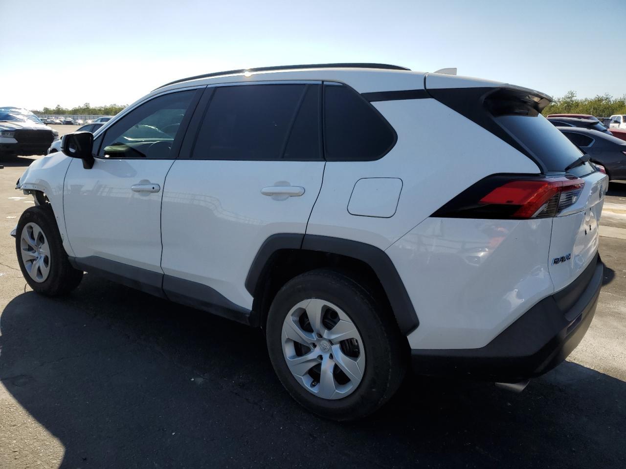 2020 Toyota RAV 4 - zdjęcie 2