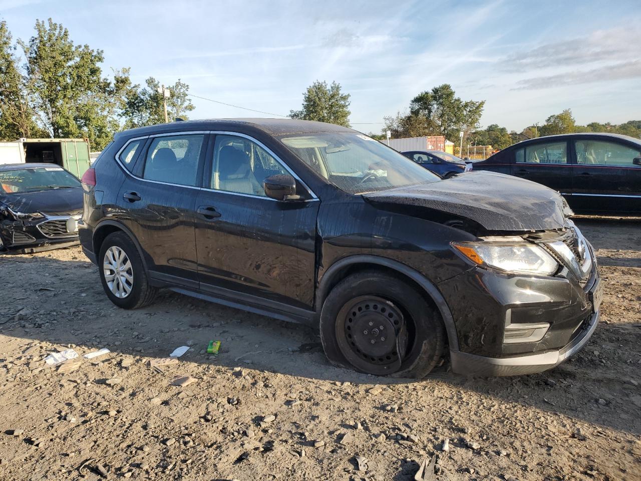 2017 Nissan Rogue S - zdjęcie 4