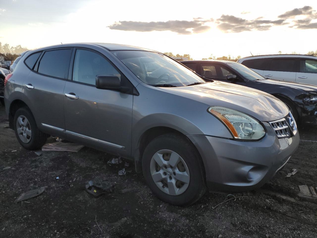 2013 Nissan Rogue S - zdjęcie 4