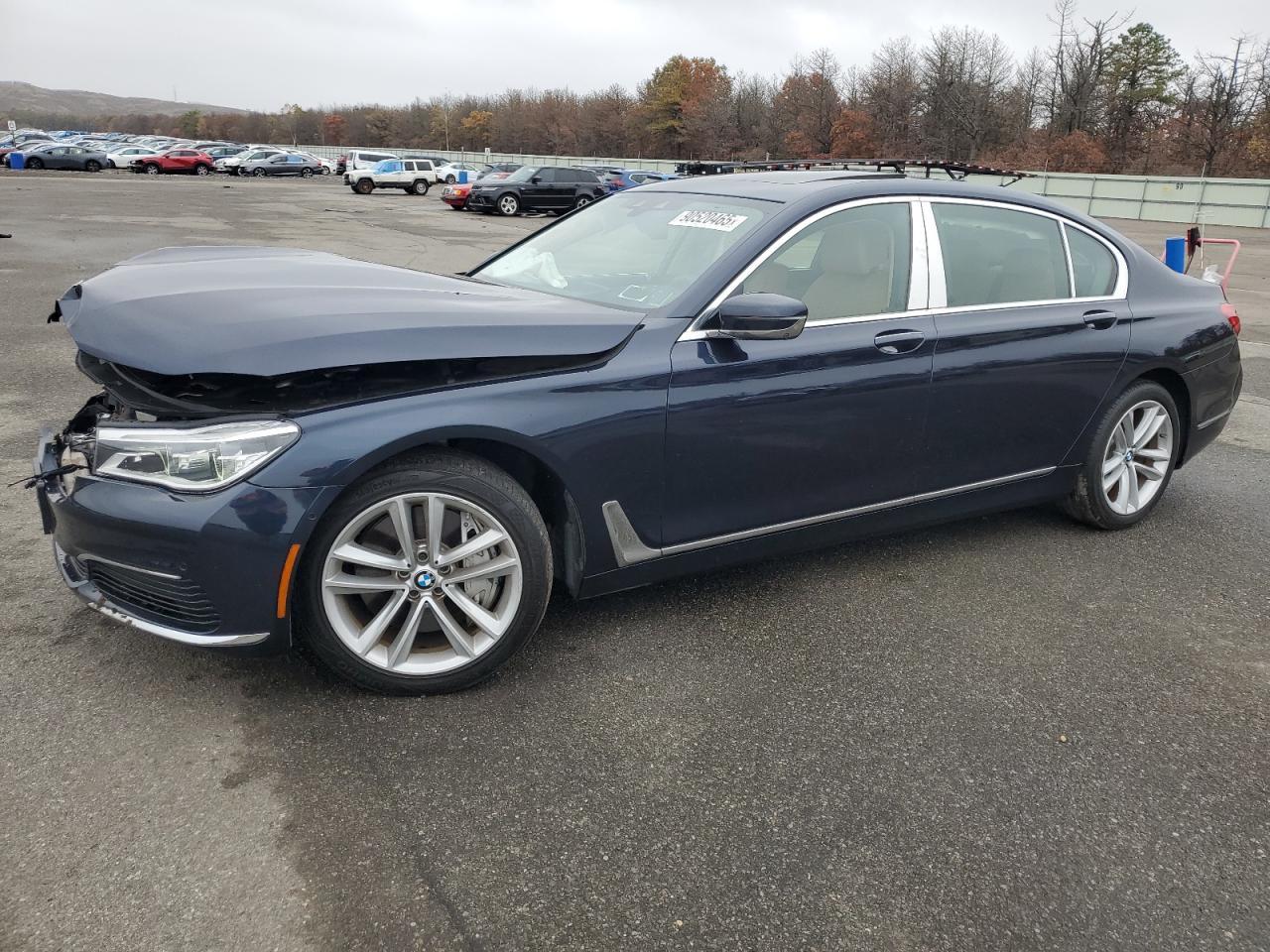 2019 BMW Seria 7 - zdjęcie główne