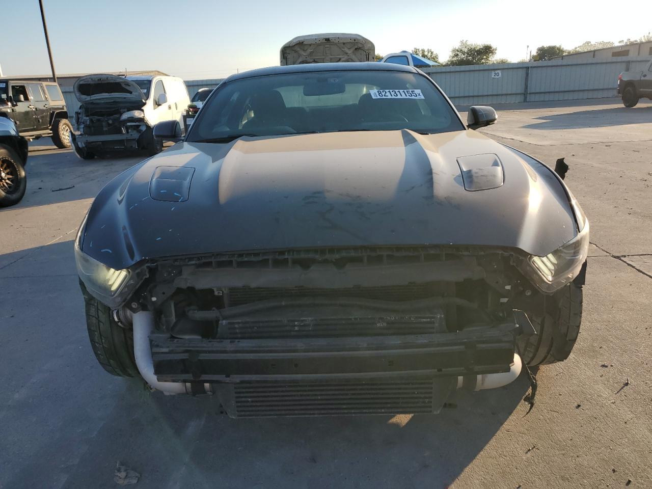 2017 Ford Mustang - zdjęcie 5