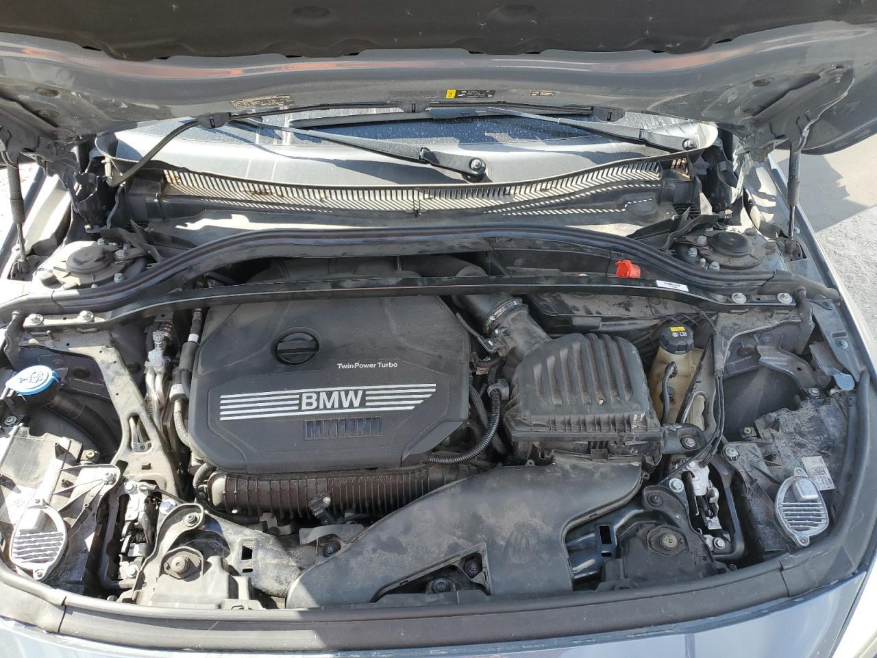 2022 BMW 228Xi - zdjęcie 11