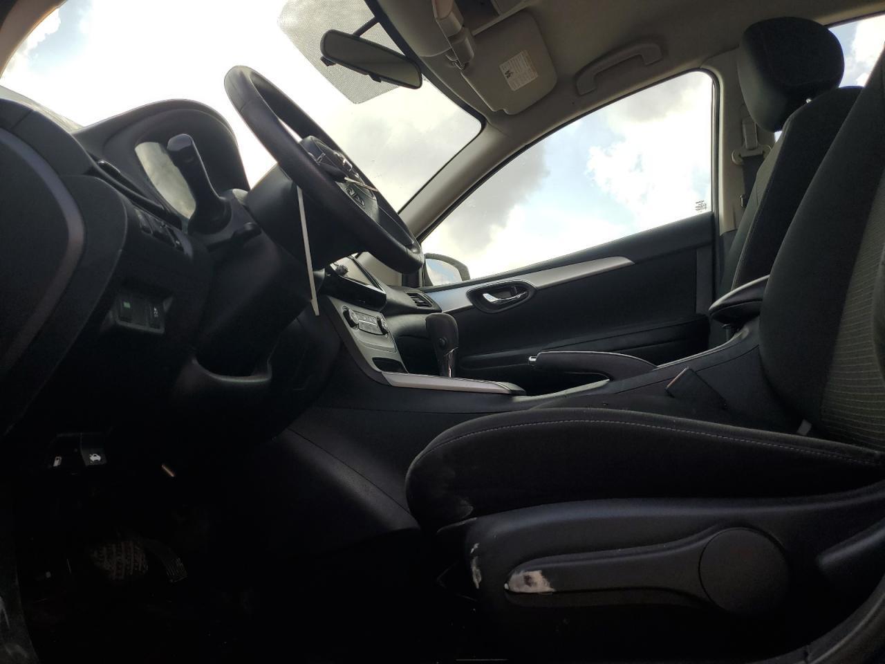 2019 Nissan Sentra - zdjęcie 7