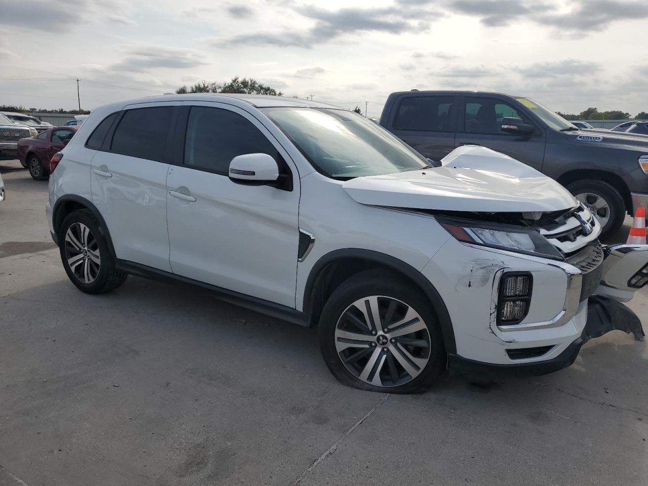 2021 Mitsubishi Outlander Sport Se - zdjęcie 4