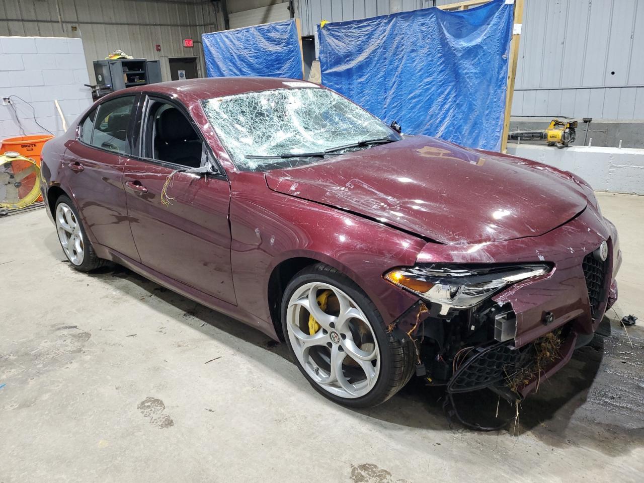 2019 Alfa Romeo Giulia Ti - zdjęcie 4