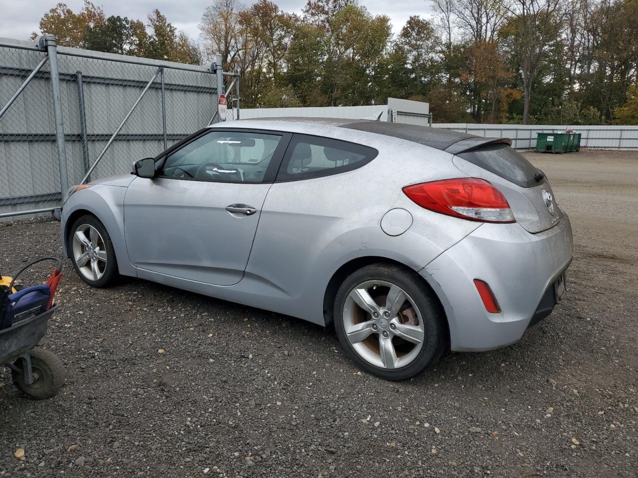 2015 Hyundai Veloster - zdjęcie 2