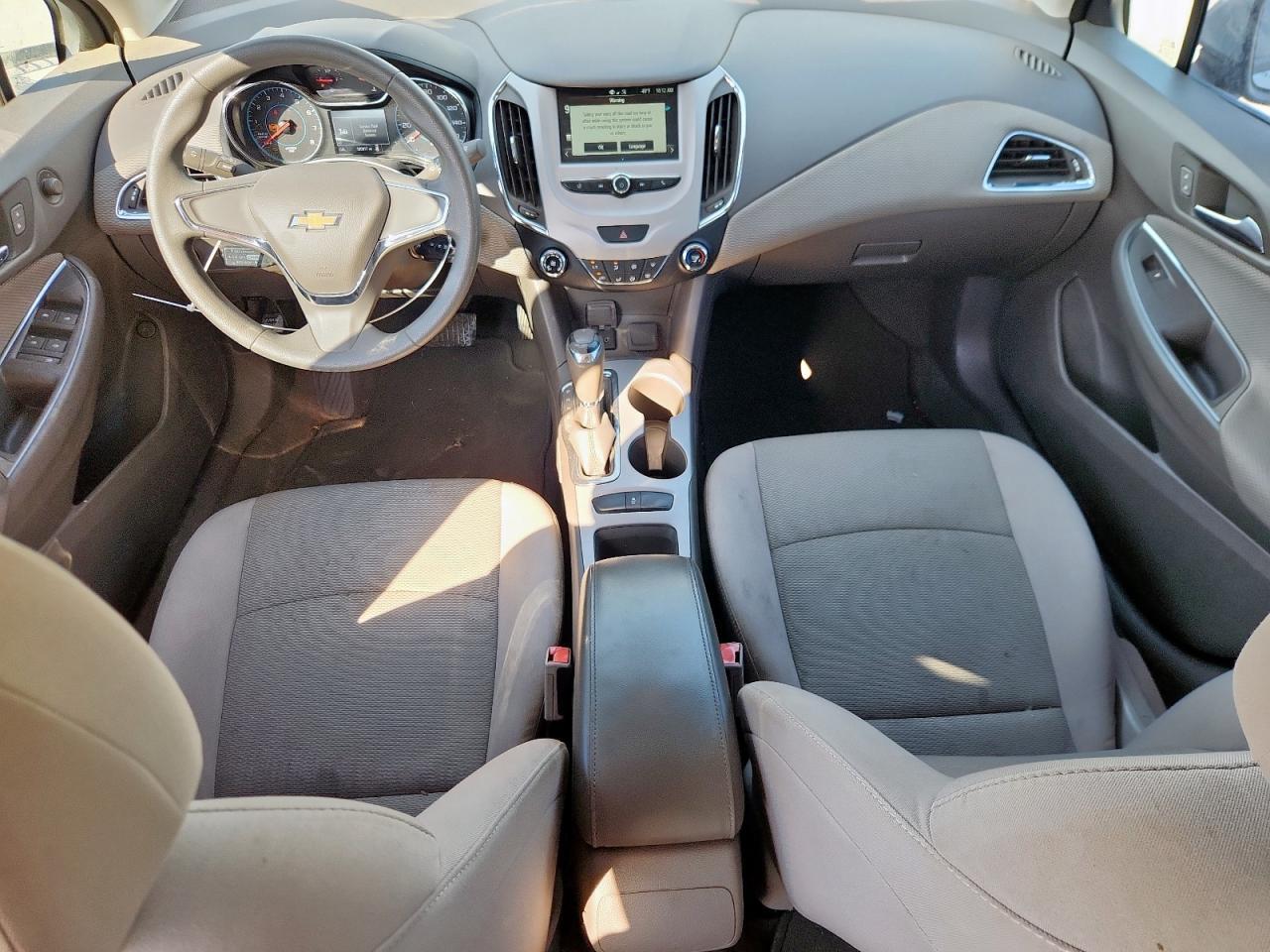 2017 Chevrolet Cruze Ls - zdjęcie 8