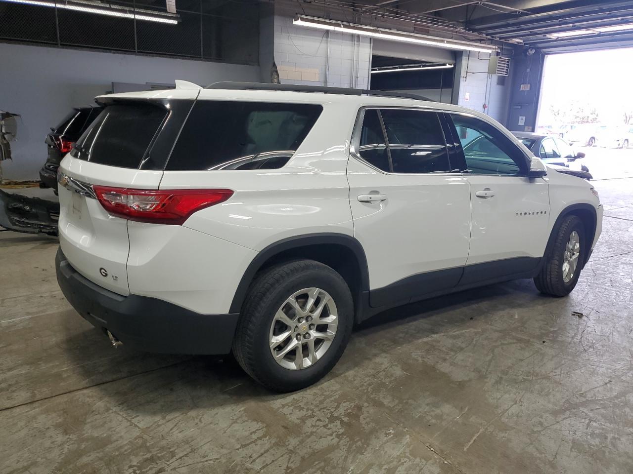 2021 Chevrolet Traverse Lt - zdjęcie 3