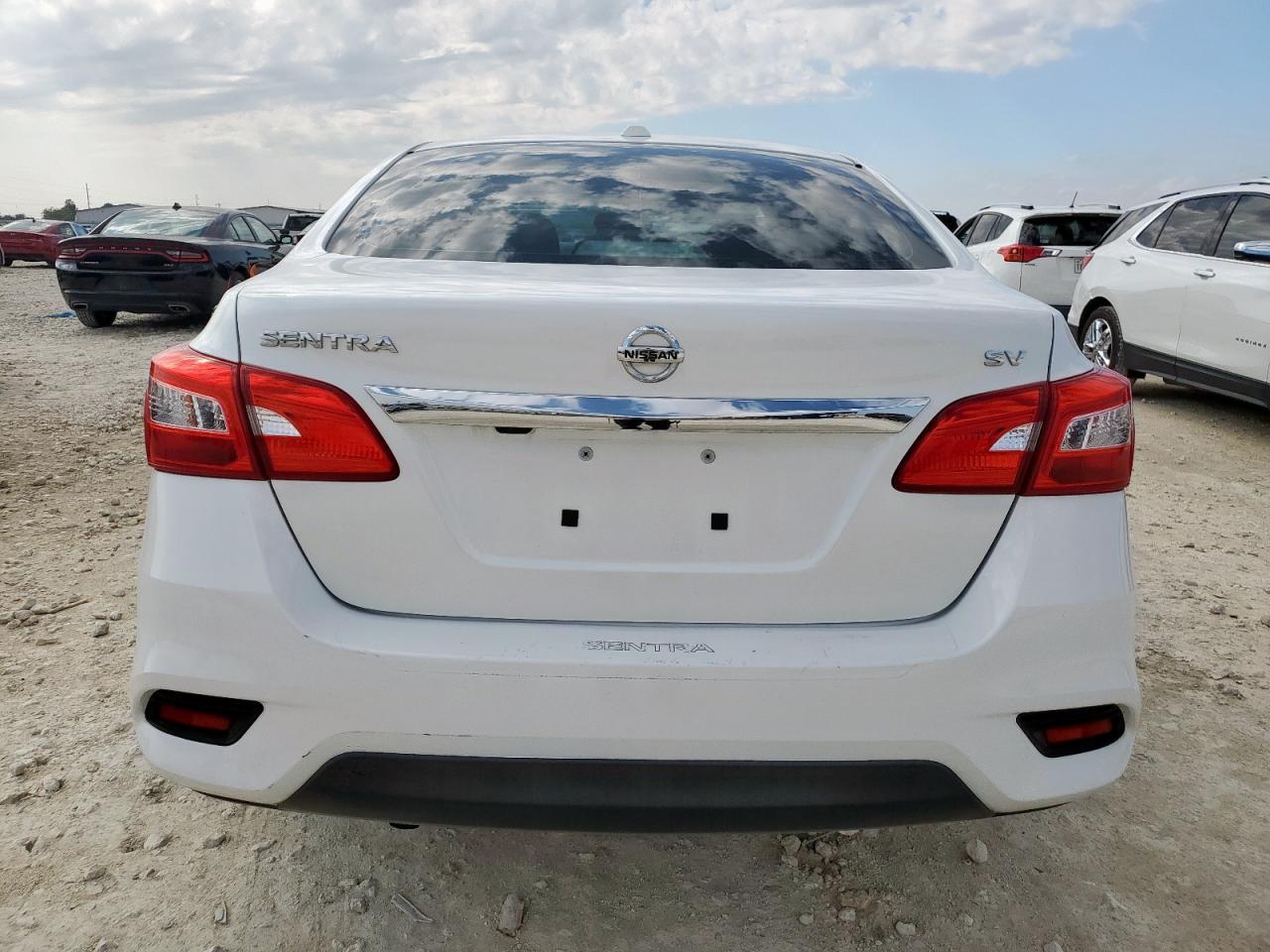 2019 Nissan Sentra S - zdjęcie 6