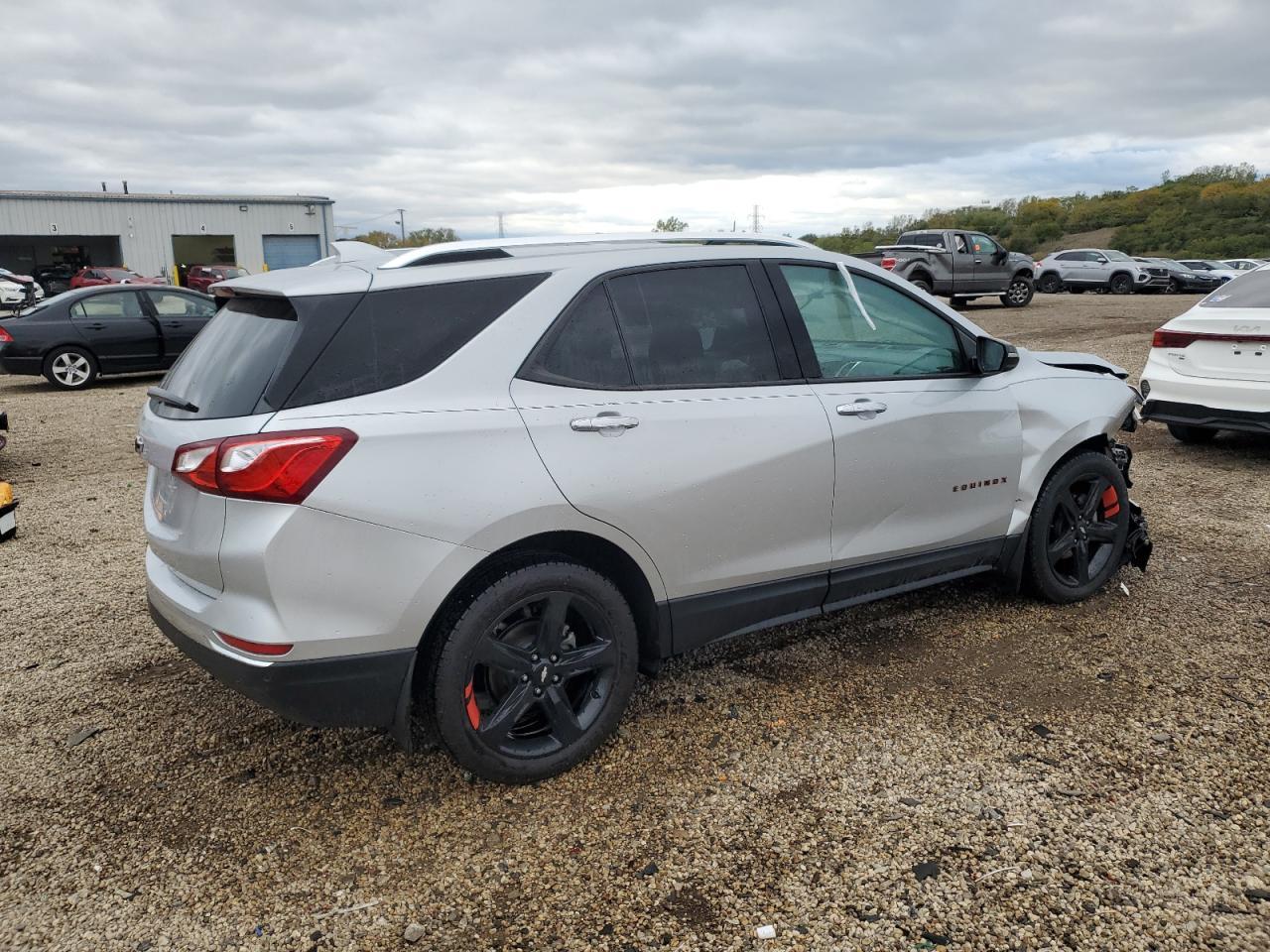 2020 Chevrolet Equinox Premier - zdjęcie 3