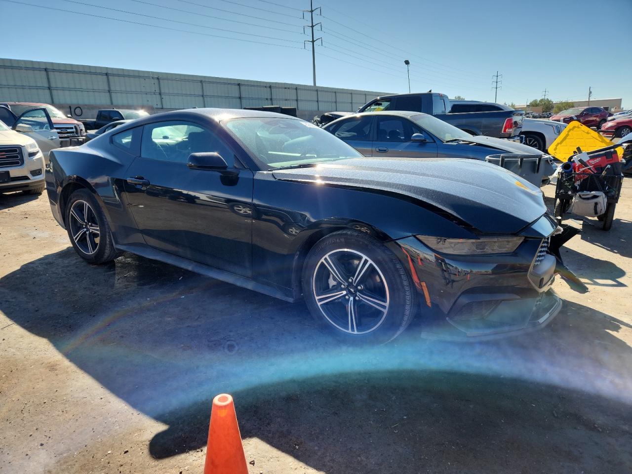 2025 Ford Mustang - zdjęcie 4