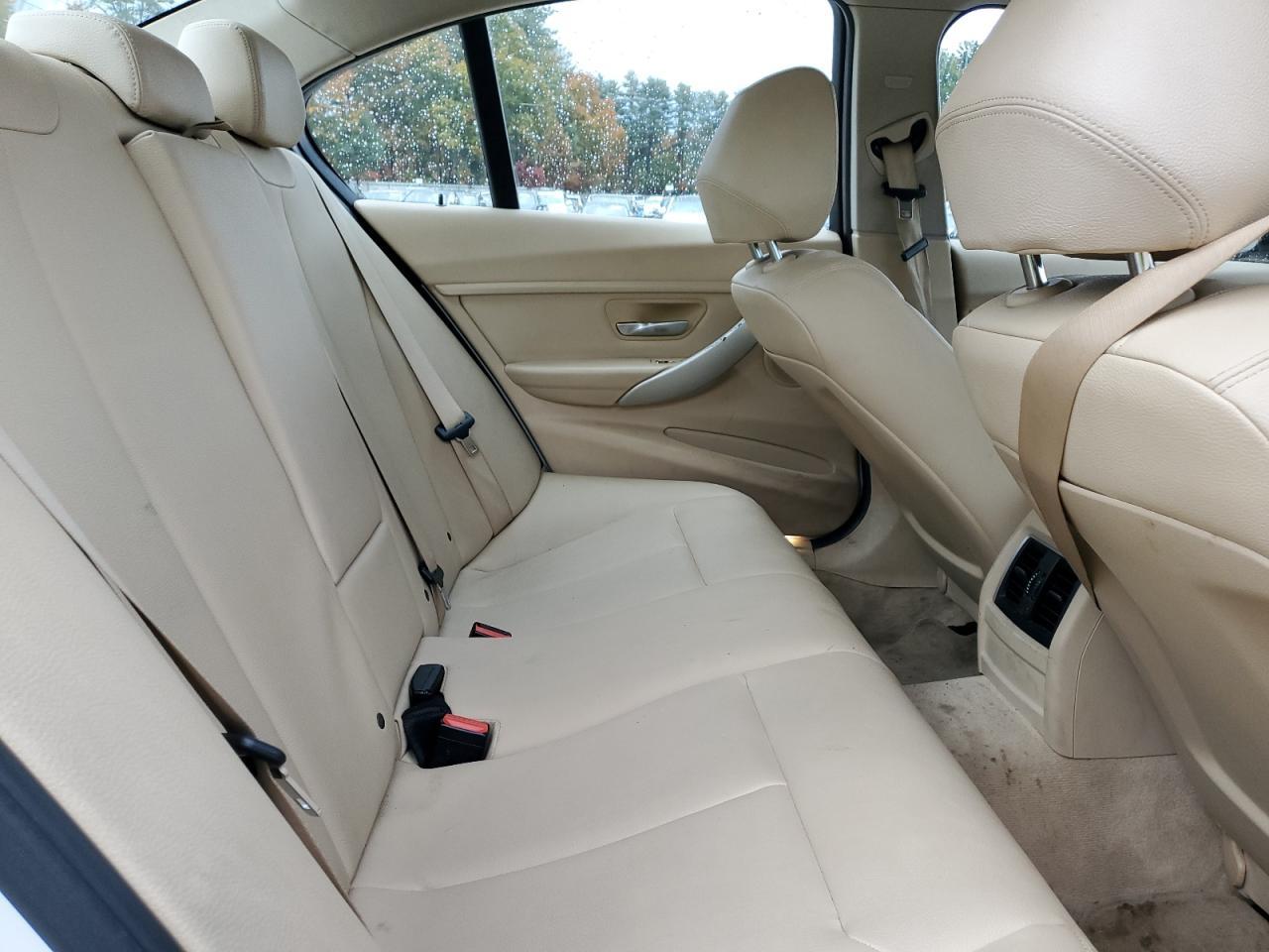 2016 BMW 320 I - zdjęcie 10