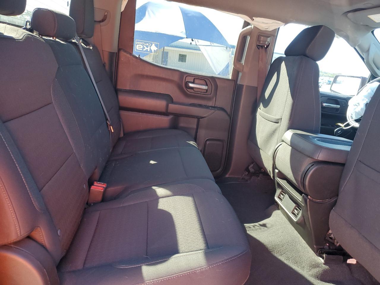 2023 Chevrolet Silverado - zdjęcie 10