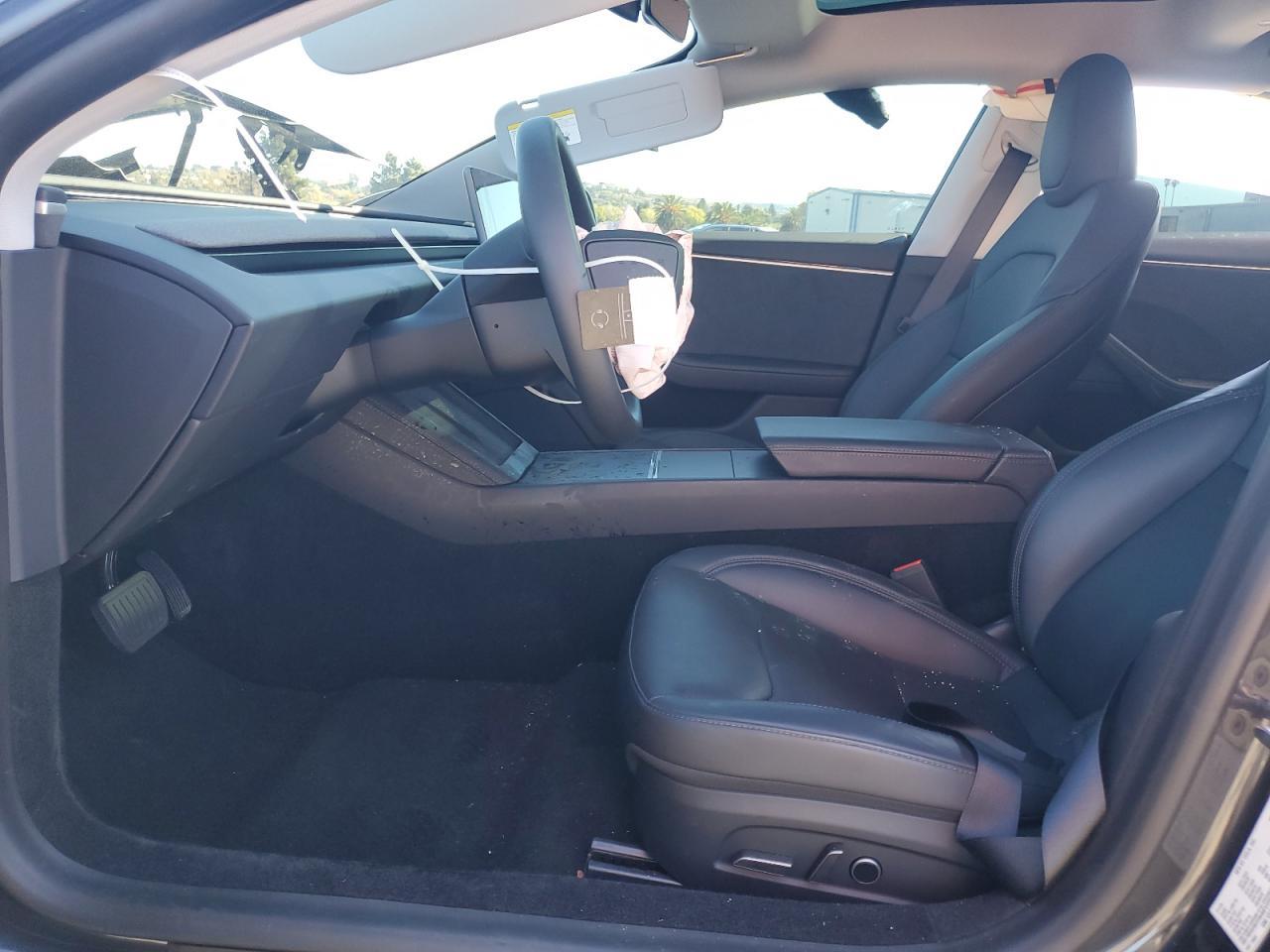 2025 Tesla Model 3 - zdjęcie 7