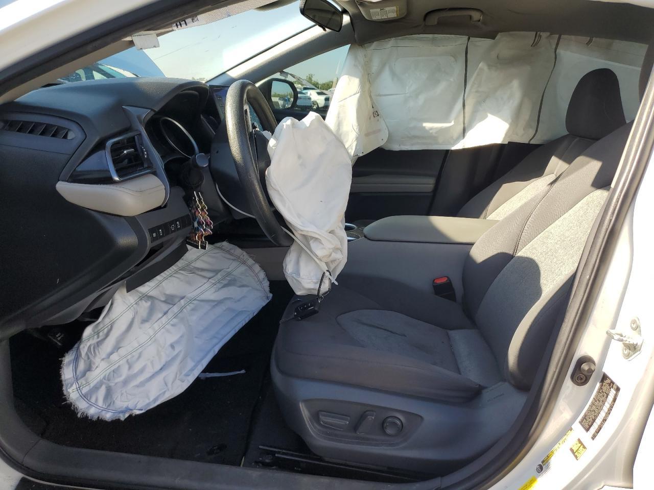 2021 Toyota Camry - zdjęcie 7