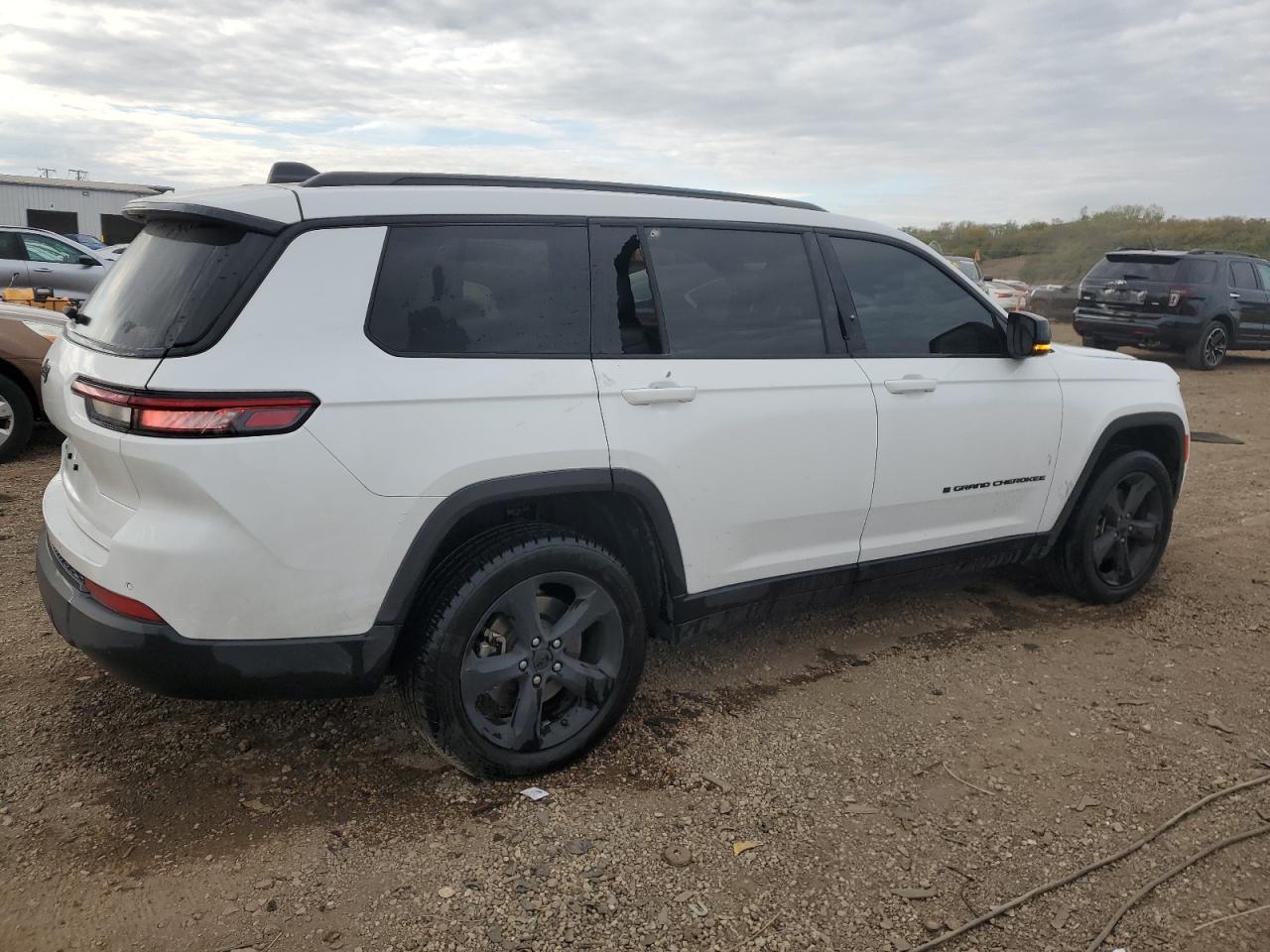 2021 Jeep Grand Cherokee L Laredo - zdjęcie 3