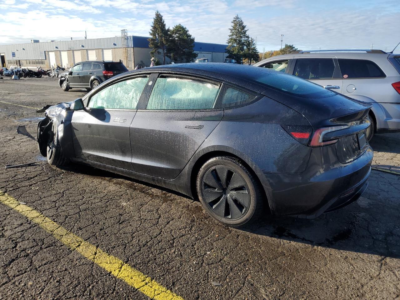 2024 Tesla Model 3 - zdjęcie 2