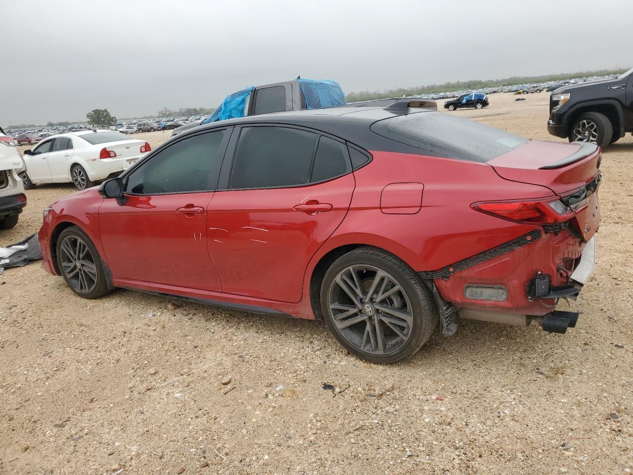 2025 Toyota Camry - zdjęcie 2